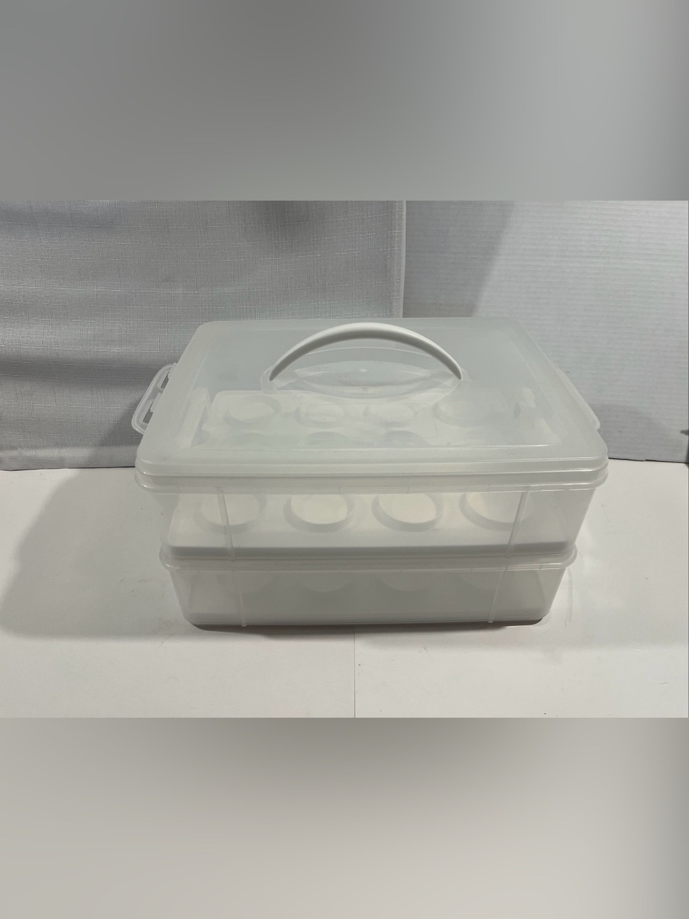Cupcake Carrier 2 Sections For 24 Cupcakes